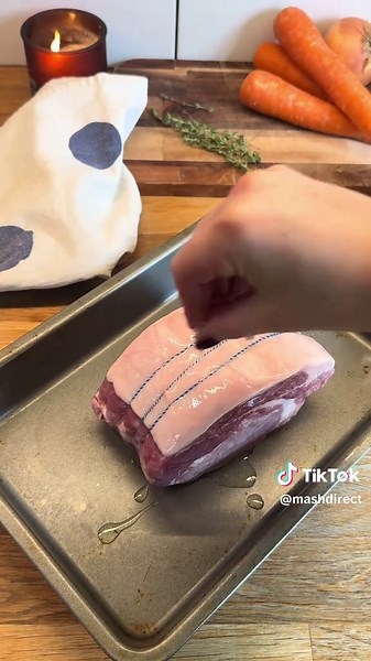 Sunday = comfort food 🫶🏼 Make it easy (and delicious) with Mash Direct! The perfect sides for your Sunday roast 😋 👉 Tap the link in our bio to find where to buy! #sundayroast #easysides #sundaydinner #roast