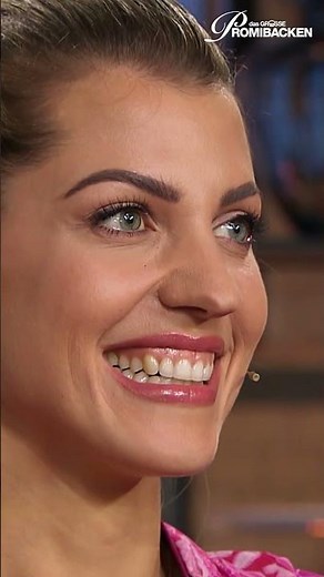 Sarah Harrisons perfekter Sonntagskuchen! 🥰 | Das große Promibacken 2022 | Sat.1