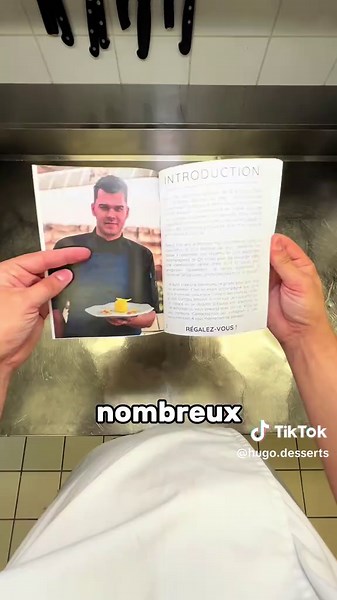 Ma recette de crème caramel vanillée ✨🍮 Les ingrédients (pour 4 ) : Pour le caramel : -150g de sucre -50g d’eau Appareil à crème caramel : -50 g sucre -3 œufs entier -450 g de lait entier Aujourd’hui, je te montre une recette de crème caramel extrêmement simple à réaliser chez soi, idéale pour le goûter ou en fin de repas gourmand 😋 J’espère qu'elle te plaira ! N'hésite pas à me poser des questions si tu en as, j'y répondrai très prochainement. Et propose-moi des recettes que tu aimerais que j