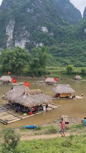 nghỉ lễ 30/4 lên rừng cũng đông vui ghê