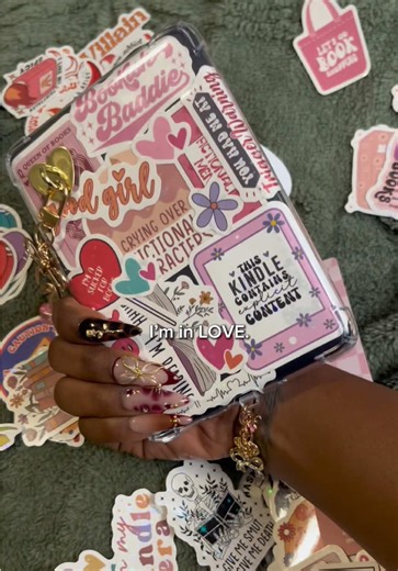 meet Kindiana Jones, a bookish baddie 4L. i can’t wait to get my popsocket to complete herrr😩🥰🥰 #kindlepaperwhite #booktok #bookish