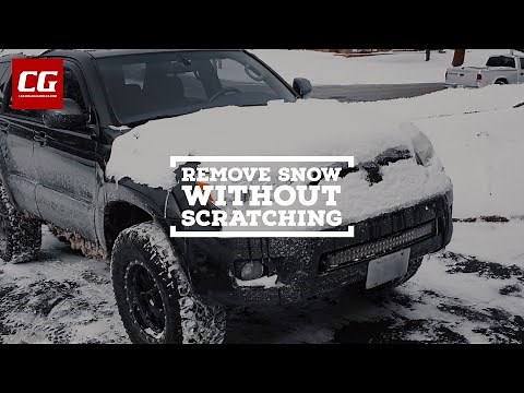 Try This Trick For Removing Snow Without Scratching Your Paint: