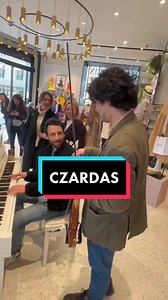 A virtuoso violinist joined me in the supermarket while I was playing Czardas by Monti. #publicpiano #supermarket #pianogare #pianoengare #czardas #czardas_di_monti #hungarian #hungarianmusic #violin #violinist #pianoduo