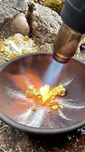 “You Won’t Believe This Rock Turns Into Gold 😱” | #gold #asmr #experiment