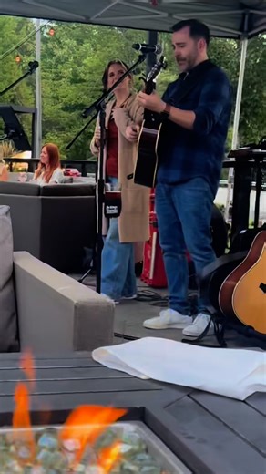 Some highlights from our gig at Al Lago in Lake Tapps, WA. Big thank you to Doug Wiseness for setting this all up for us and letting us use his equipment! 🎥 Karen Dalfrey #gillyandthegirl #acousticduo #laketapps #washington #allagoristorante | Gilly & the Girl