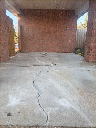 Concrete issues don’t fix themselves — and waiting often makes them worse. Cracks, sinking slabs, and uneven surfaces can lead to bigger structural concerns over time. Our team identifies the root cause and provides long-term solutions you can trust. 👉 Learn more at thefoundationspecialists.com #ConcreteRepair #TheFoundationSpecialists #HomeMaintenance
