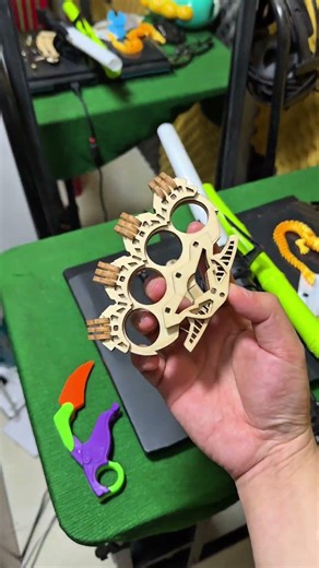 $2 Foldable Karambit vs $3 Wooden Steel Punch — who wins? 🗡️👊😱