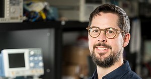 Designing wearable medical electronics to transform healthcare | College of Engineering