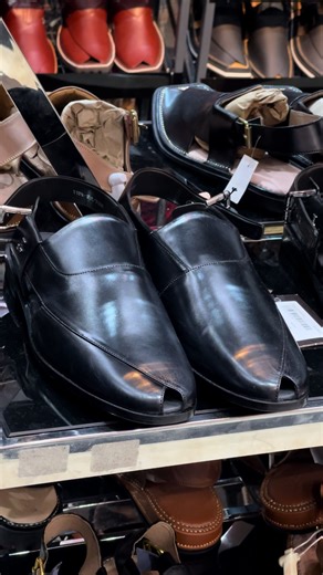 Peshawari Chappals! these stunning leather sandals, perfect for adding a touch of cultural elegance to your style. 🛍️ Grab yours at Today’s Fashion Doha! For more information, please contact us via WhatsApp: 55470492 or Dm us 📥. ‎ لمزيد من المعلومات ، يرجى الاتصال بنا عبر WhatsApp: 55470492 #saleqatar #qatarsale #peshawrichappal #traditionalfootwear #cultureandstyle