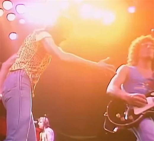 I can't believe this was recorded 45 years ago, no autotune, no playbacks, just pure talent