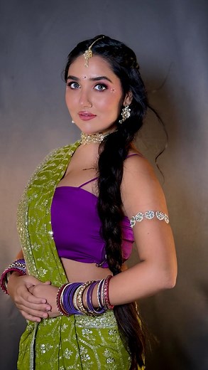 Himanshi Mansinghani Udhwani on Instagram: "Kon? Radha gori gori🦚🪷 #radhekrishna #radheradhe #trending #explore #janmashthami #krishna #kanha #sojazara #radhagorigori"