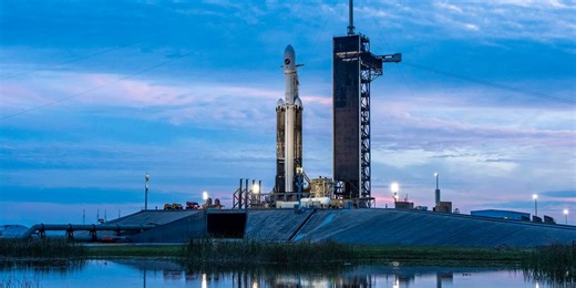 SpaceX Falcon Heavy rocket launches military spaceplane after delays