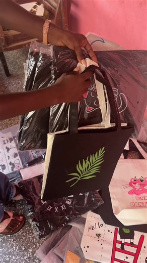 Explore Stylish Tote Bags in Kumasi