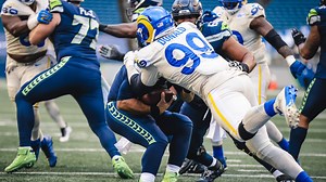 Aaron Donald engulfs Russell Wilson for Rams' fifth sack