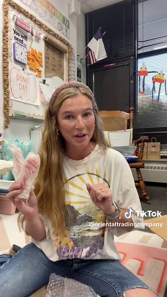 All these Polar Express supplies make for the perfect classroom winter party!! 🤩❄️ #teachersoftiktok #teachertok #teacherlife #winterclassroom #classroomparty #polarexpress #elementaryschool