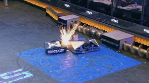 Even lekker oldschool BattleBots kijken: Blacksmith vs. Minotaur