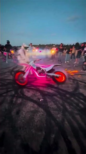 SuperMoto🔥#SuperMoto #ktm #husqvarna #wheelie #stunting #dirtbike