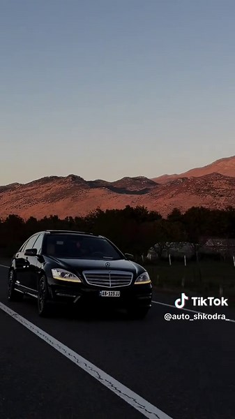 SHITET: S CLASS 6.3 AMG LOOK 2012 â–ªï¸ Modeli: S320 â–ªï¸ Viti: LooK 2013 â–ªï¸ Motorri: 3.0 NAFTE PA TAKS LUKSI â–ªï¸ Karburanti: NAFT â–ªï¸ Transmetuesi: Automatic â–ªï¸Kilometra 260.000 (Origjinale Drejt kontrolli) â–ªï¸ Opsione - Distronic (frenon vet rast rreziku - ecen vete) - Night Vission - Full Panrame - Kamer mrapa dhe para - Blind spott - Te gjith xhamat nuance dopjo fabrike komplet makina - Makina eshte ne gjendje perfekte motorrike xhenerike - Tapiceri lekur ngjyre e bardhe 