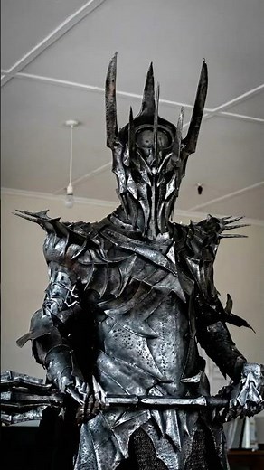 The INSANE level of detail in Sauron’s armor!