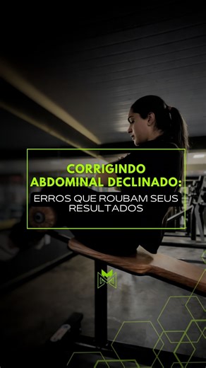 Miller Mendel on Instagram: "❌ Abdominal não é levantar o tronco ✅ É flexionar a coluna O abdominal eficiente acontece quando você enrola as costas, formando um “C”, aproximando o peito do quadril. Esse movimento reduz a distância entre o abdômen e a pelve, garantindo ativação real do reto abdominal. Levantar o tronco com a coluna reta é um erro comum: além de jogar o trabalho para os flexores do quadril, aumenta a sobrecarga na lombar. Priorize movimento curto, lento e controlado, mantendo o ab