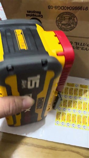 Dewalt 15Ah Mexico Battery 0903397180 #tools4life #automobile #cordlessdrill
