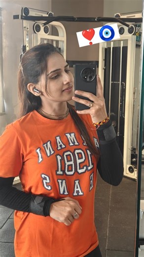 𝑹𝒆𝒃𝒆𝒍 𝑭𝒍𝒆𝒙 🏋🏻 on Instagram: "🥣 MORNING (Empty Stomach | 🕗 6–7 AM) Choose ANY 1: • 1 glass warm water + lemon 🍋 • 1 tsp soaked jeera water • 1 cup green tea / black coffee + 10-min walk 🚶‍♀️ 🍳 BREAKFAST (High Protein | 8–9 AM) Choose ANY 1: 1️⃣ 3-egg omelette + veggies 2️⃣ 1 scoop whey + 1 fruit (apple/banana) 3️⃣ Paneer bhurji (120 g) + 1 roti 4️⃣ Moong dal chilla (2) + curd 🥗 LUNCH (Clean & Balanced | 1–2 PM) • Big salad (cucumber, carrot, beet, onion + lemon & salt) • 1–2 roti