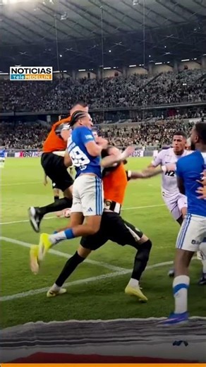 Batalla campal en Brasil entre Cruzeiro y Atlético Mineiro; 23 expulsados ⚽️😥
