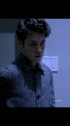 Exploring Shameless - The Hottest Scenes ft. Ethan Cutkosky as Carl Gallagher