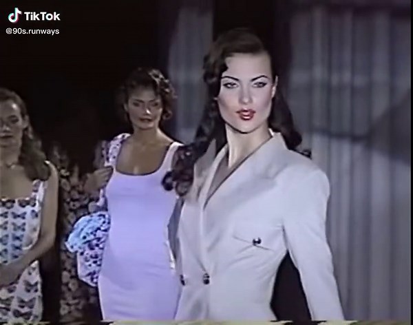 #fyp #foryou #foryoupage #model #90srunway #90s #fypシ #vintage #runway #viral