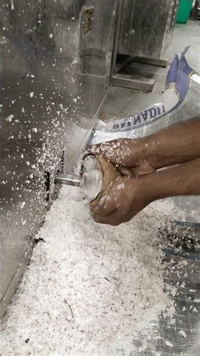 How to grind coconut in a machine