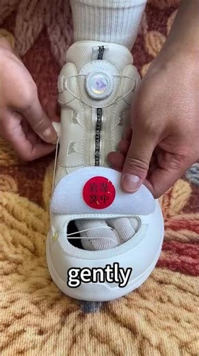 Toe Correct Window Shoe!