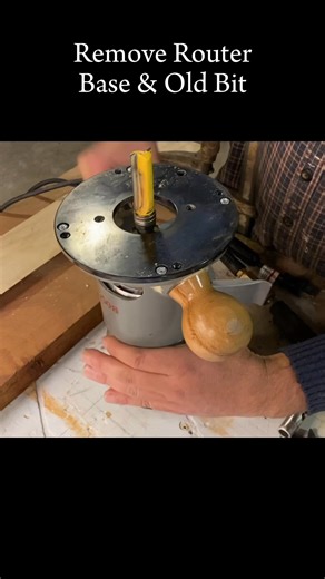 How to replace a router bit #router #routerbit #woodwork #carpenter #powertools | FineHouse