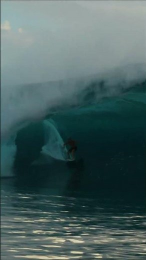 🔴Eimeo Czermak MASSIVE WAVE at Teahupo'o