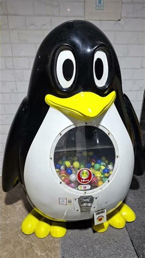 Automatic coin-operated penguin vending machine #travel #YaPhronStory