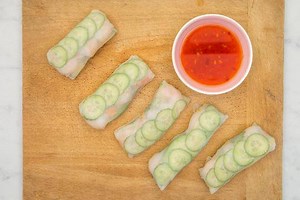 No-cook shrimp, avocado and mango salad rolls Full recipe: http://www.chatelaine.com/recipe/dinner/shrimp-avocado-and-mango-salad-rolls/ | Chatelaine