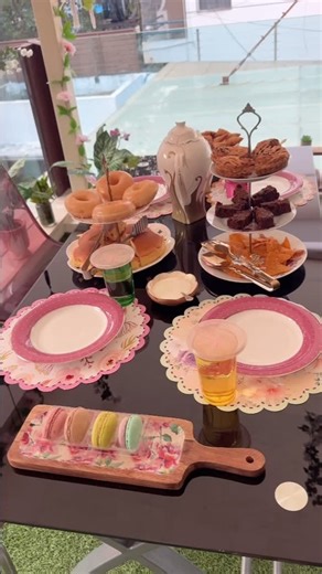 Hazeena Seyad | High tea 🫖 with Chicken pie Plum cake Nachos with cheese dip Bun butter & jam Doughnuts Keema samosa with mint chutney Masala chai... | Instagram