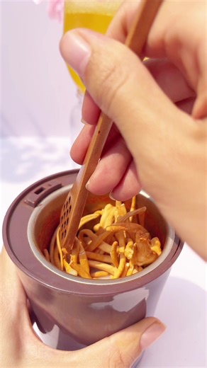 Video của Tiệm Saffron Huong Thanh (@huongsaffron1902) với bản nhạc âm thanh gốc - Tiệm Saffron Huong Thanh
