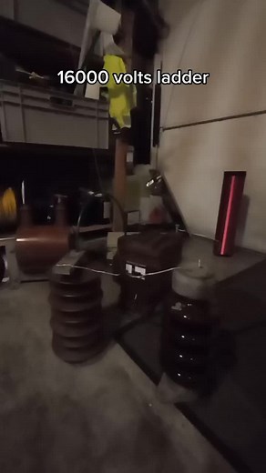 High Voltage Jacob's Ladder Experiments Explained by Electricians