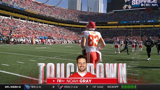 TOUCHDOWN: Patrick Mahomes' 35-yard Pass Hits Noah Gray to Open Scoring vs. Carolina Panthers