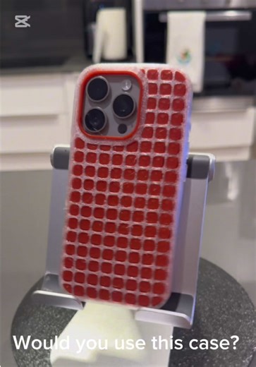 3D printed this iPhone case using TPU and PLA. The flexible TPU absorbs impacts while the PLA mesh keeps it lightweight and ventilated. Would you use a 3D printed phone case? #3dprinting #3dprint #diy #satisfyingvideos #maker
