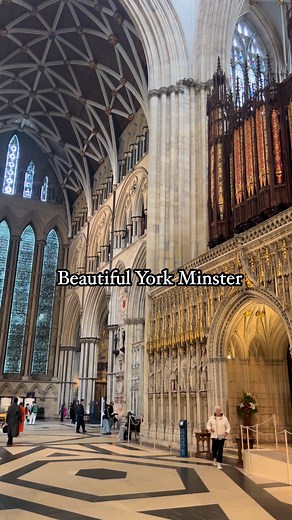 A breathtaking view inside York Minster, looking north across the Quire towards the Seven Sisters window and the statues of English kings, we glimpse centuries of faith and craftsmanship. 🕰️ The Seven Sisters, with their graceful 13th-century glass, stand as one of the Minster’s oldest surviving windows, the light feels almost timeless, while the kings watch over the magnificent Quire as silent witnesses to England’s rich medieval history. 👑 A moment of awe in the heart of Yorkshire #YorkMinst
