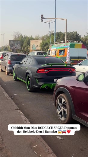 DODGE CHARGER à Bamako : Luxe et Performance