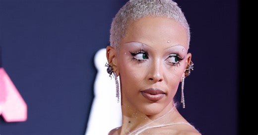 Doja Cat's Sexy Cobweb Dress At The VMAs Is Giving Us Goosebumps