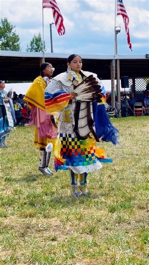 Lady’s traditional dancer🪶✨🌈 #indigenous #powwow #traditional #dance #beauty #culture #shorts