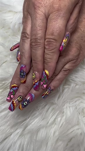 #vipnailsandspaclovis #naildesigns #summertime #colors