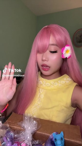 Fluttershy Fakie Toy Showcase and Cosplay Tips