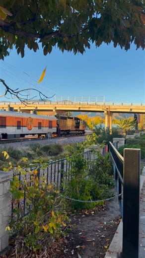 Nothing better than spending a beautiful Autumn day on a scenic train ride in Colorful Colorado 🍁 #royalgorgerouterailroad #royalgorge #colorado #trainsofinstagram #trains #travel #fall #trip #views #colorfulcolorado #Denver #Explore #Adventure | Royal Gorge Route Railroad