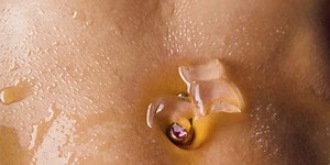 3 Things to Do With Ice Cubes In Bed