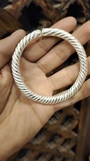 How to make the bracelet? Let’s see! #sterlingsilver #handmade #smallbusiness #handmadebracelet #silver