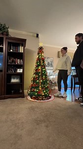1.7K views · 17 reactions | & just like that Christmas is this easy lol #christmas #christmastree #popupchristmastree #christmasdiy | Droopysnola | Facebook
